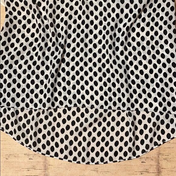 Vince Camuto Polka Dot Blouse - Picture 5 of 8